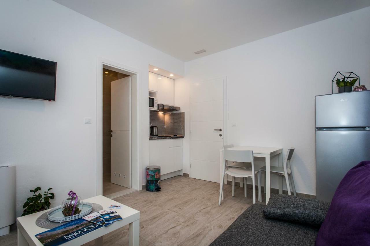 Apartmani Spiline - Mia Baška Voda Buitenkant foto