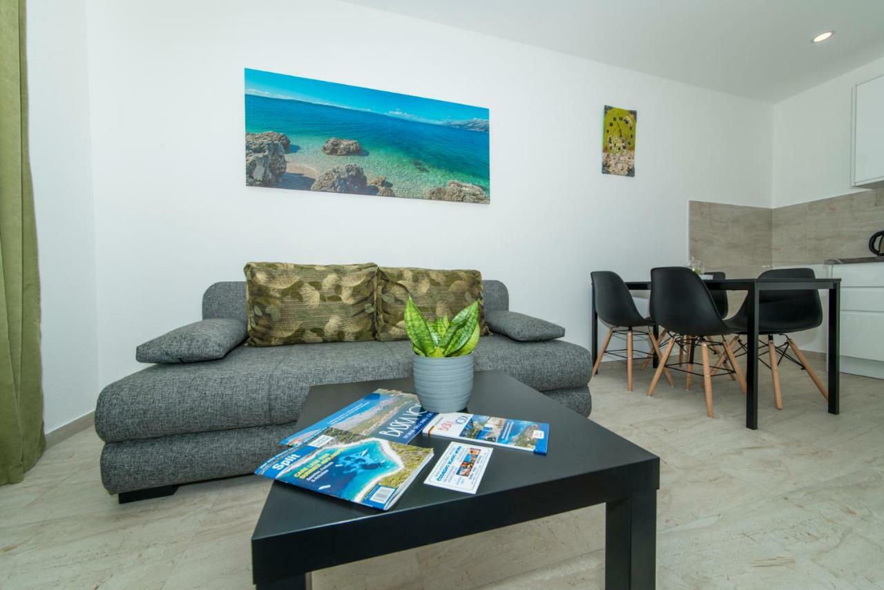 Apartmani Spiline - Mia Baška Voda Buitenkant foto