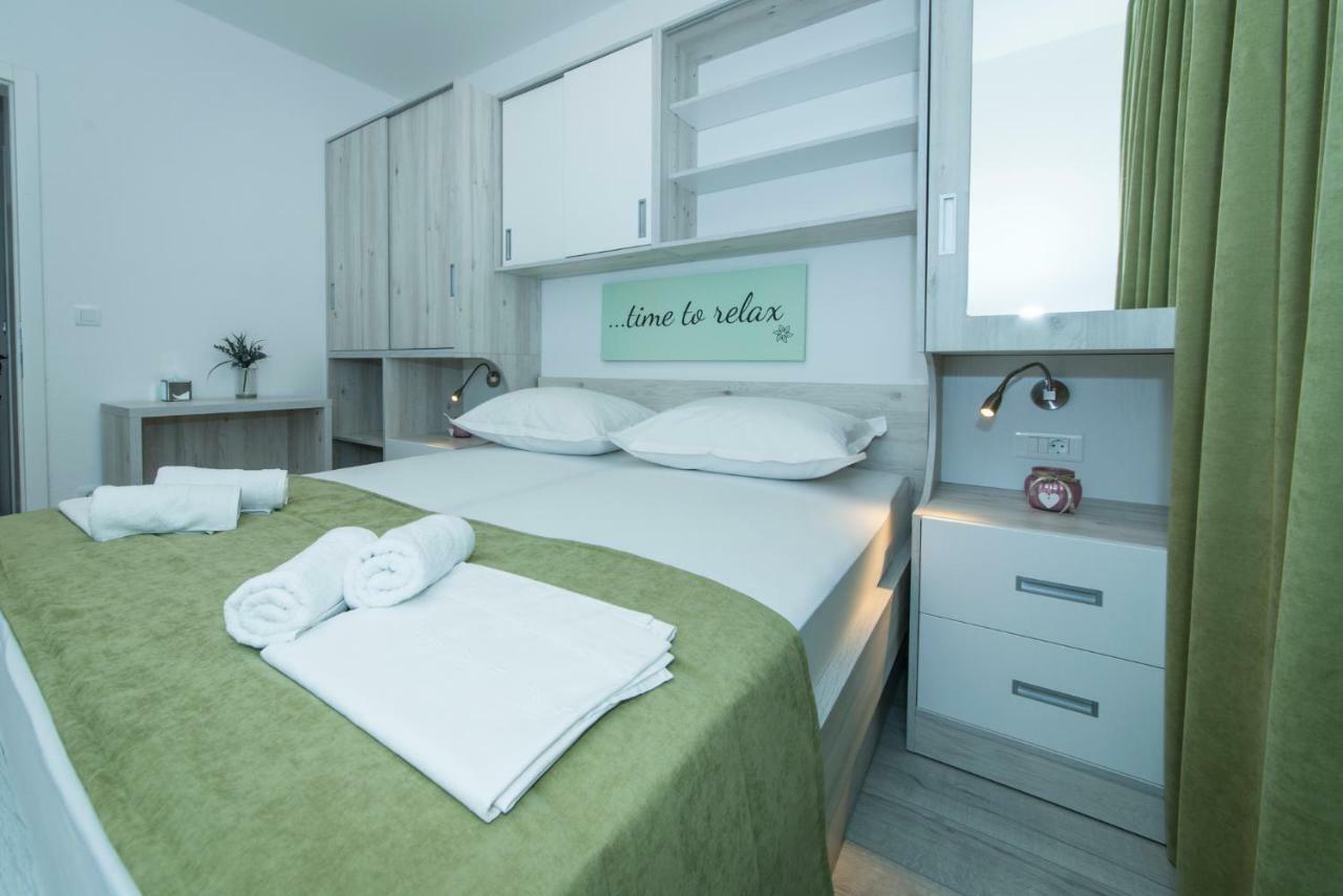 Apartmani Spiline - Mia Baška Voda Buitenkant foto