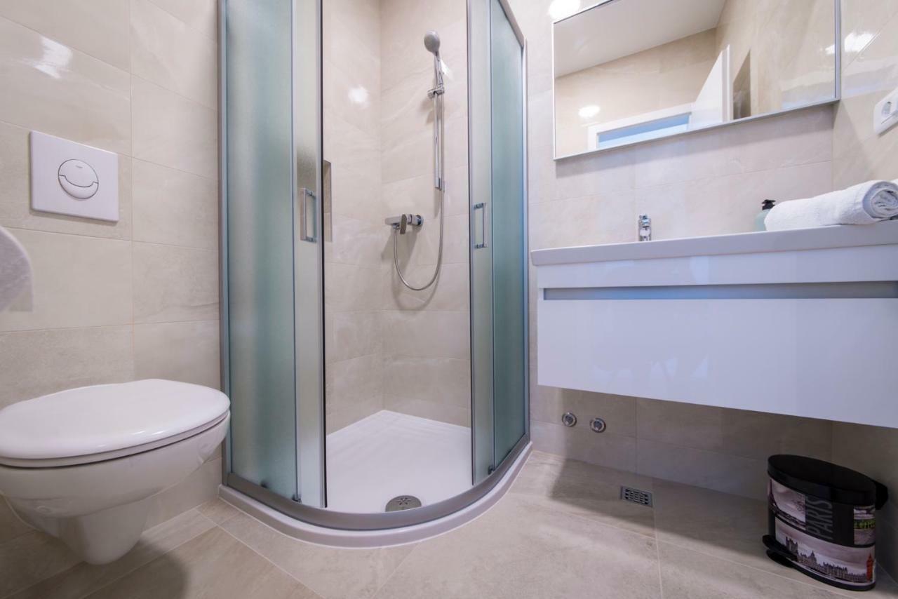 Apartmani Spiline - Mia Baška Voda Buitenkant foto