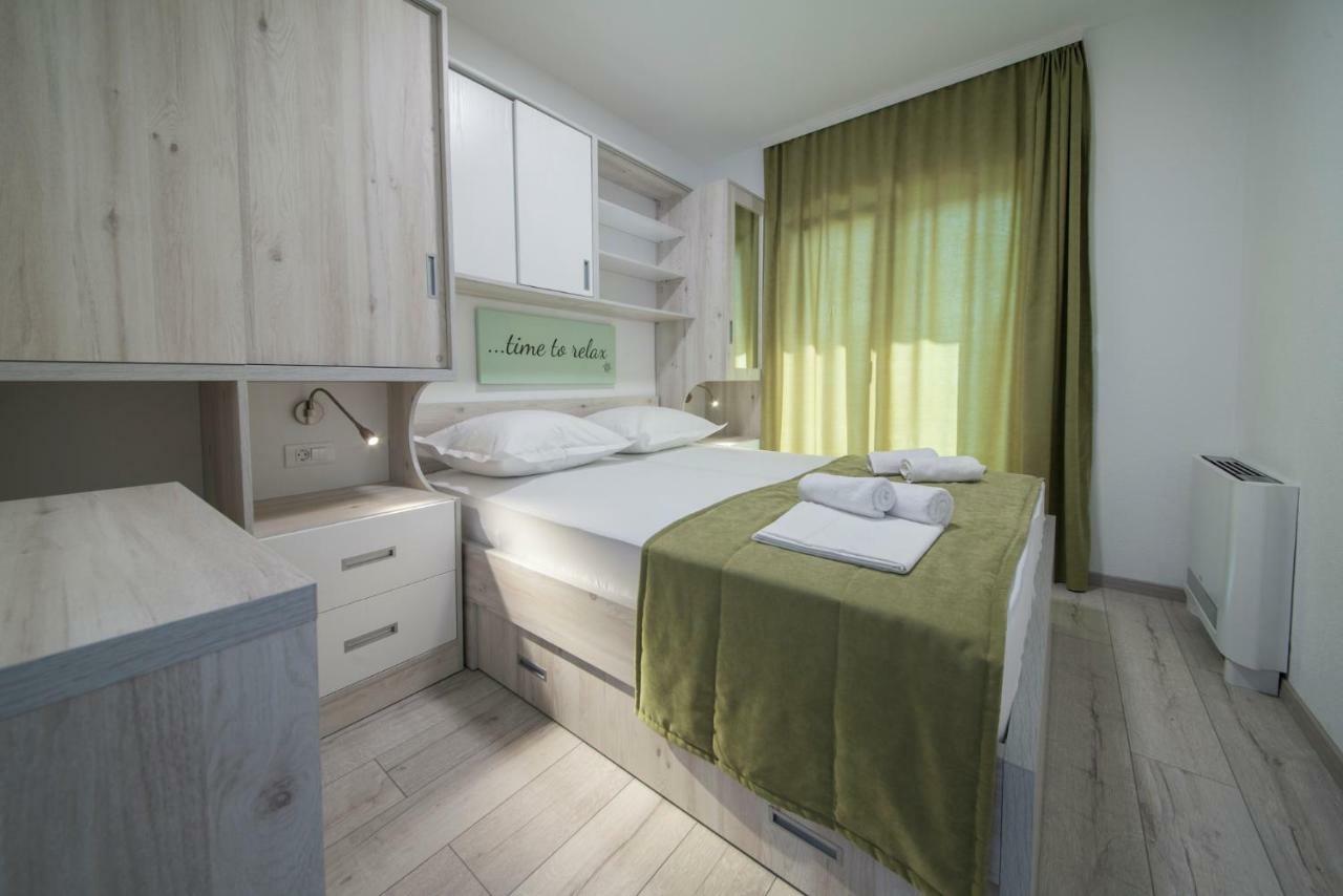 Apartmani Spiline - Mia Baška Voda Buitenkant foto