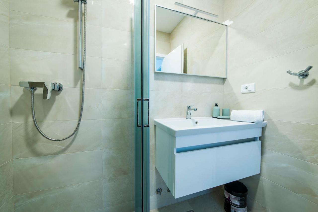 Apartmani Spiline - Mia Baška Voda Buitenkant foto